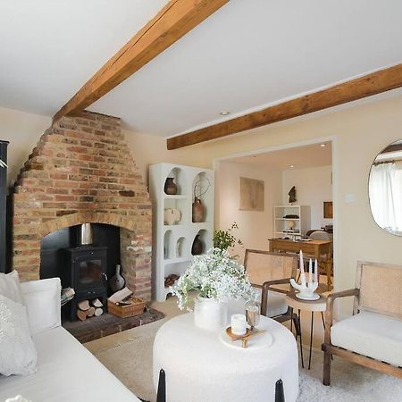 Adorable 2 Bedroom Guest House ホークハースト エクステリア 写真